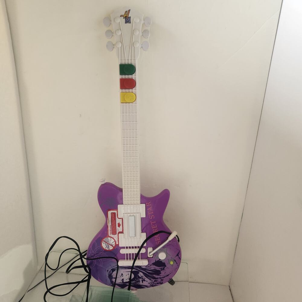 Hannah Montana Secret Star Plug n Play Jakks Pacific 2008 Guitar Video Game